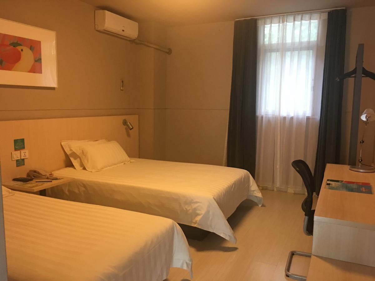 Jinjiang Inn Liuzhou Bubugao Square North Station Екстер'єр фото